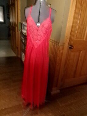 Glams  60 Red silky lace nightgown solid lace heart shape bodice with floral S/M